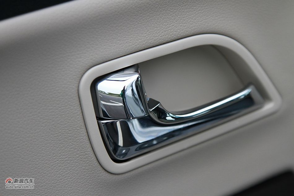 2012款东风悦达起亚K2 1.6L自动Premium两厢