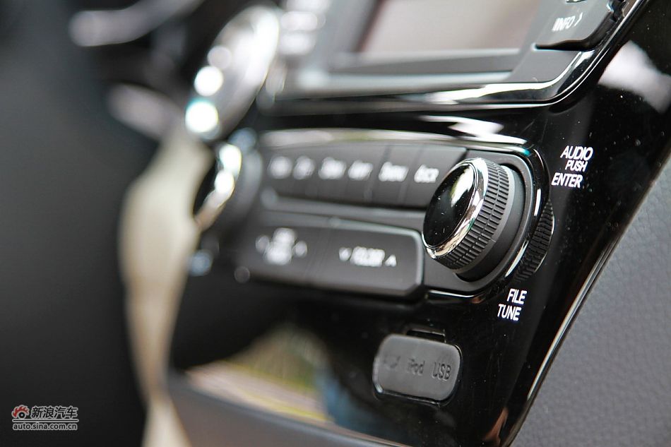 2012款东风悦达起亚K2 1.6L自动Premium两厢