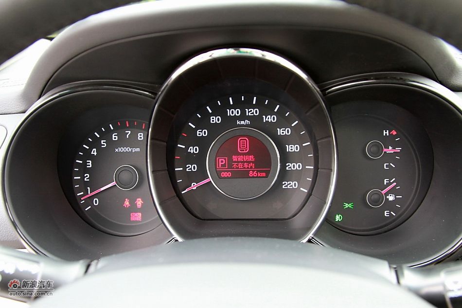 2012款东风悦达起亚K2 1.6L自动Premium两厢