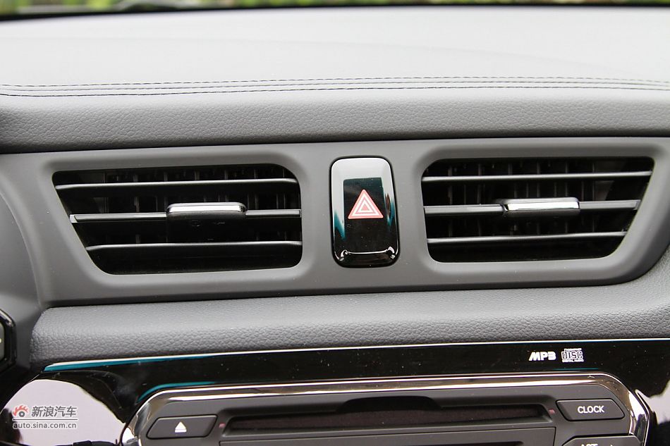 2012款东风悦达起亚K2 1.6L自动Premium两厢