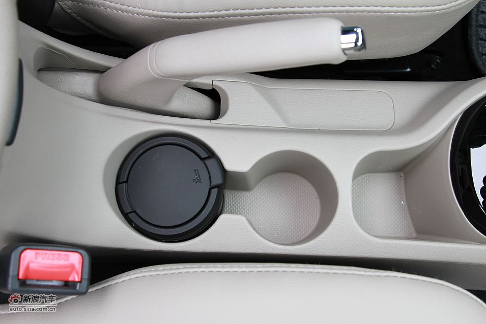 2012款东风悦达起亚K2 1.6L自动Premium两厢