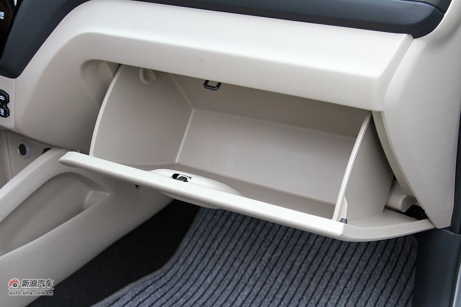 2012款东风悦达起亚K2 1.6L自动Premium两厢