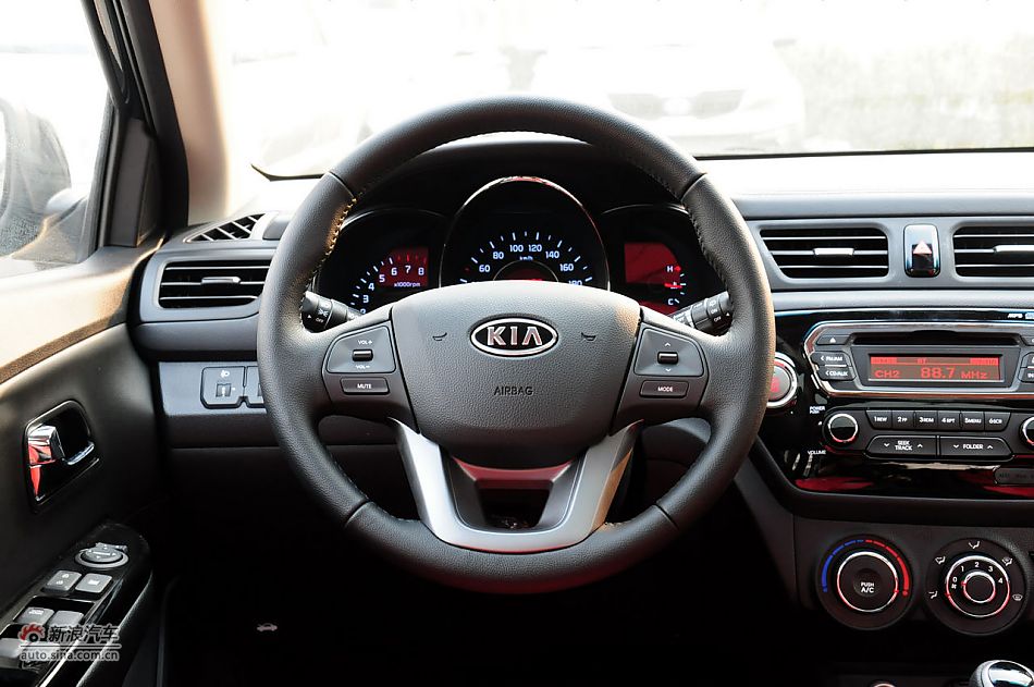 2012款起亚K2两厢实拍