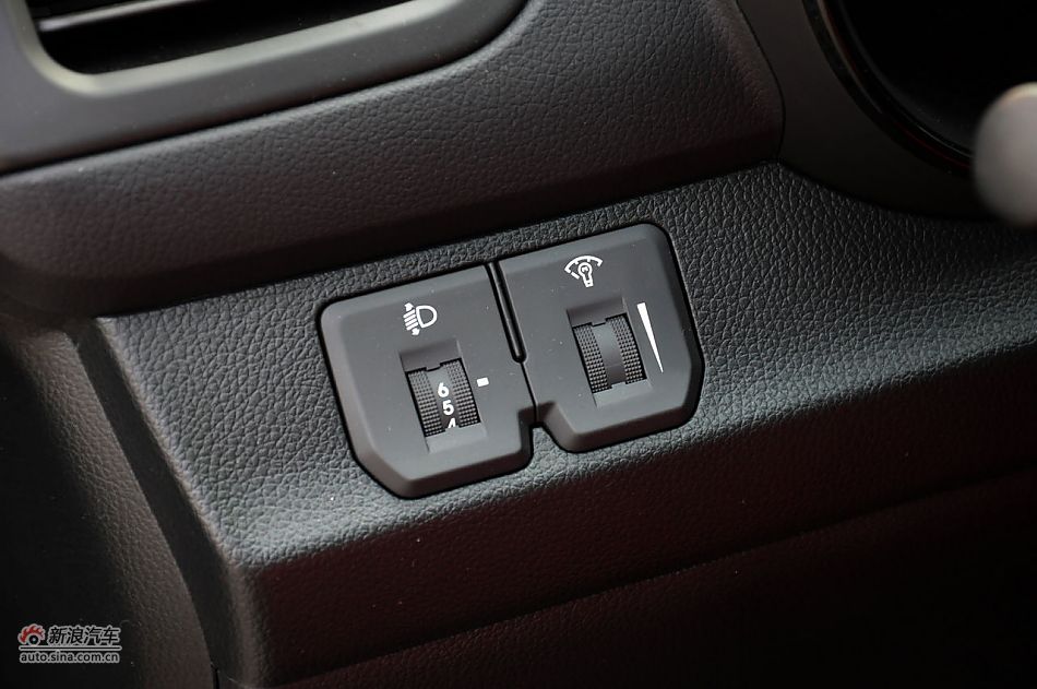 2012款起亚K2两厢实拍