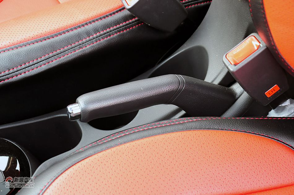 2012款起亚K2两厢实拍