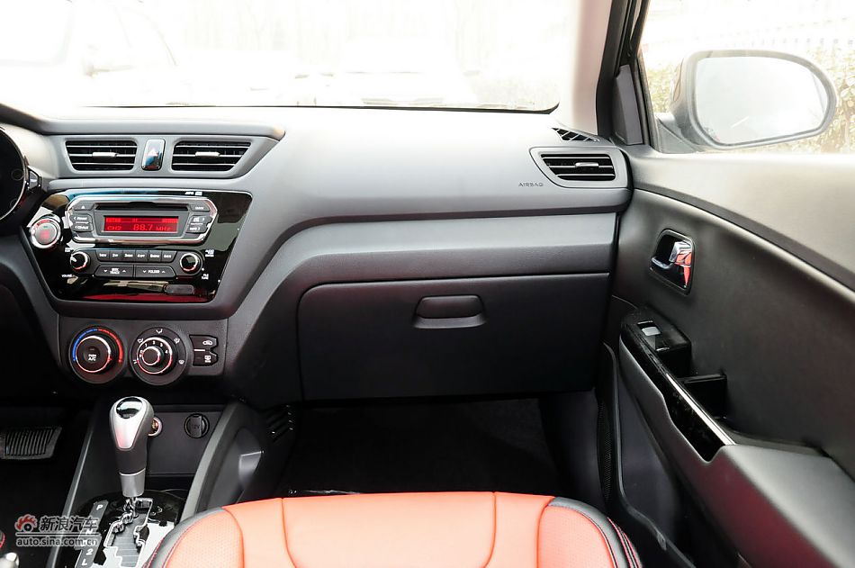 2012款起亚K2两厢实拍