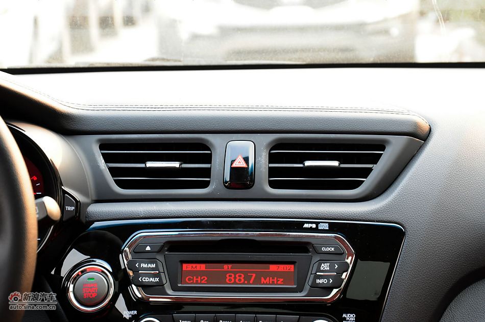 2012款起亚K2两厢实拍