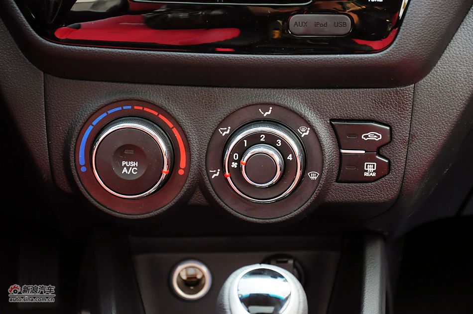 2012款起亚K2两厢实拍