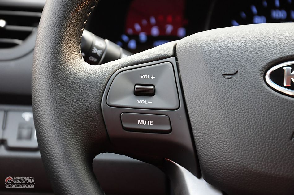 2012款起亚K2两厢实拍