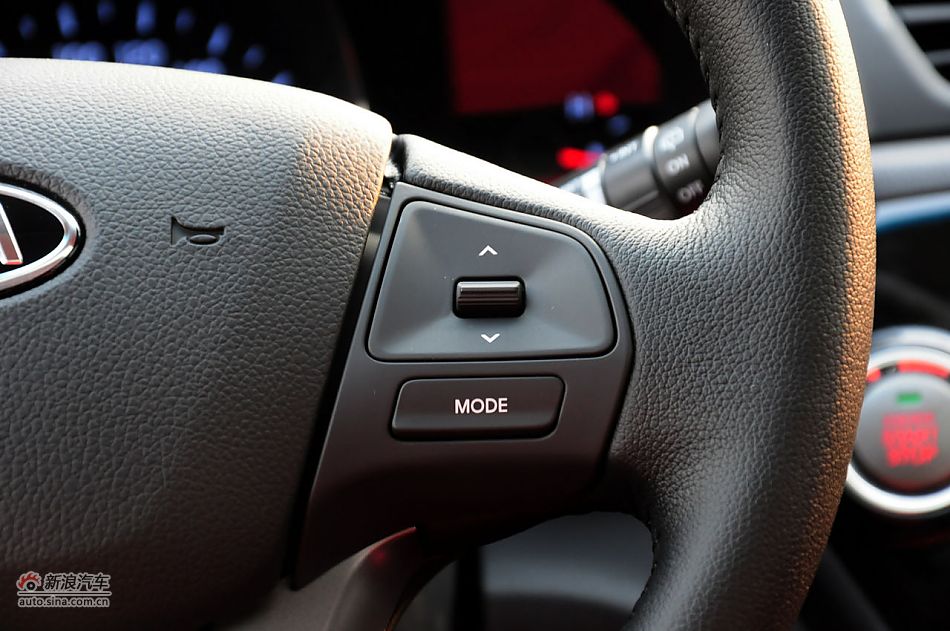 2012款起亚K2两厢实拍