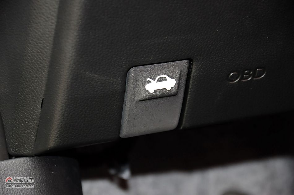 2012款起亚K2两厢实拍