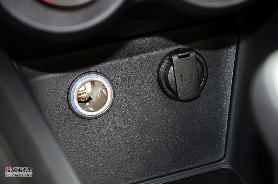 2012款起亚K2两厢实拍