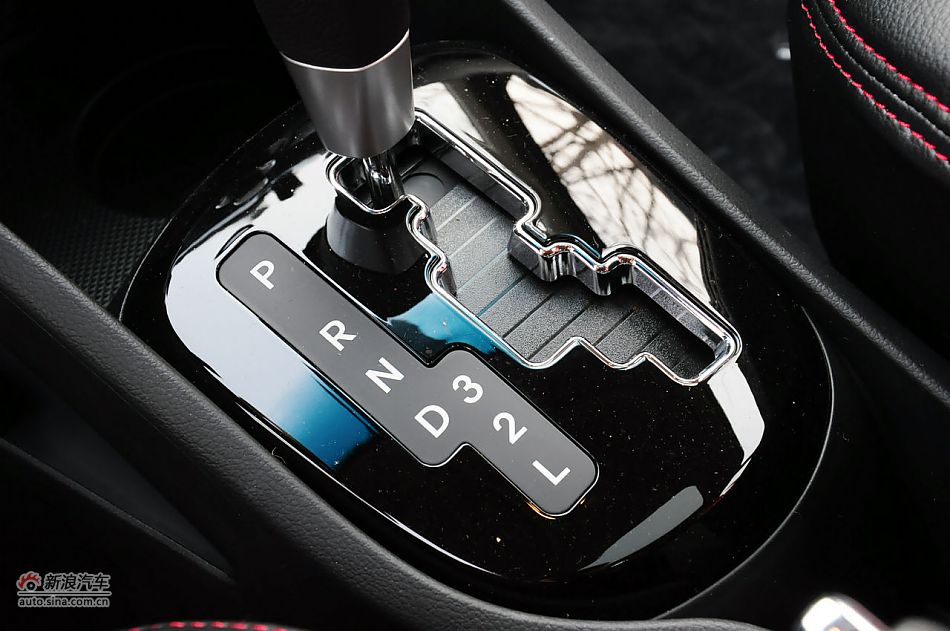 2012款起亚K2两厢实拍