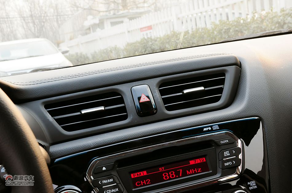 2012款起亚K2两厢实拍