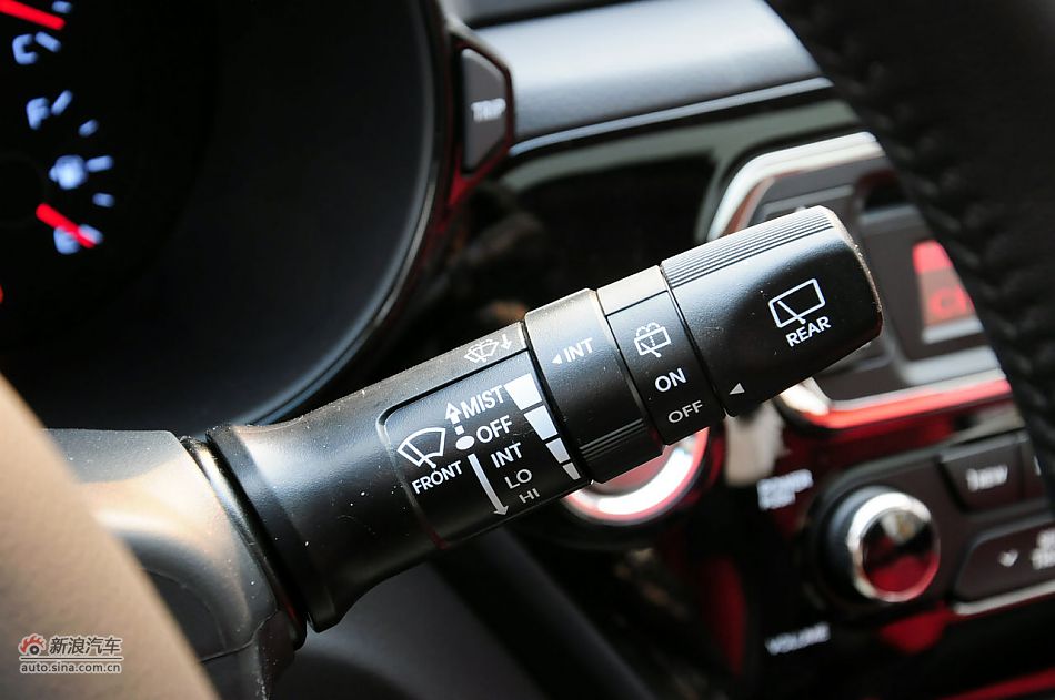 2012款起亚K2两厢实拍