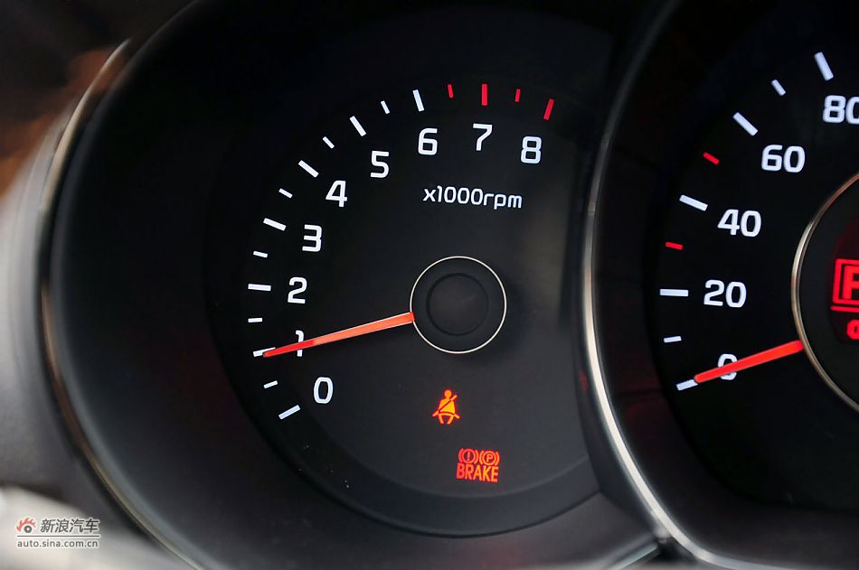 2012款起亚K2两厢实拍