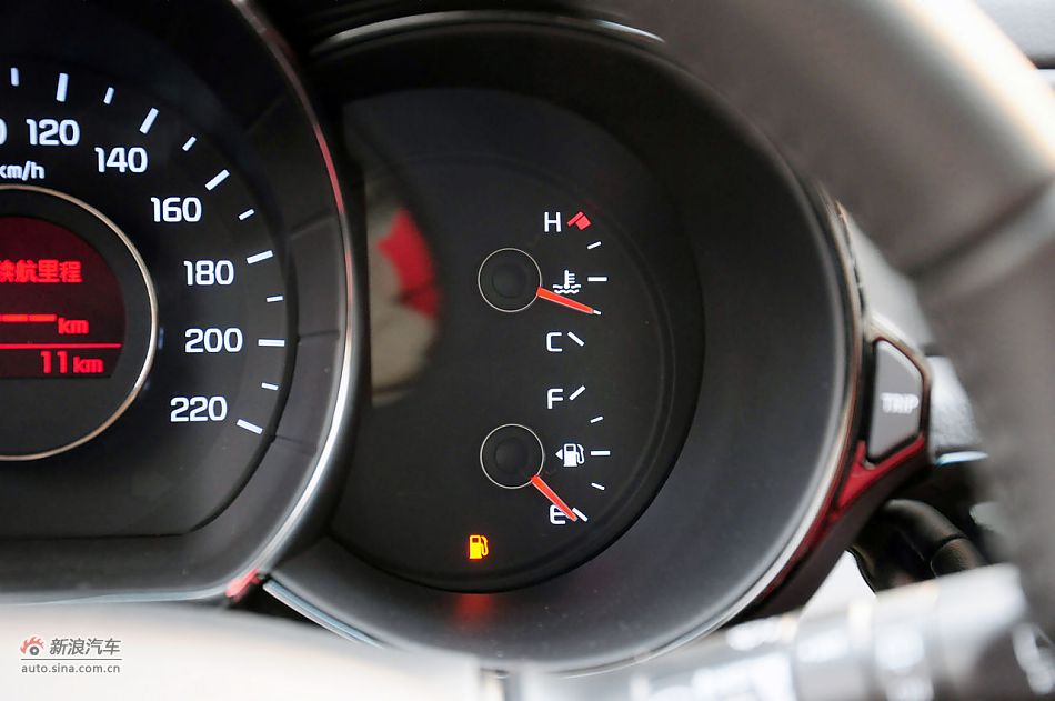 2012款起亚K2两厢实拍