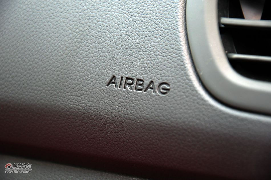 2012款起亚K2两厢实拍