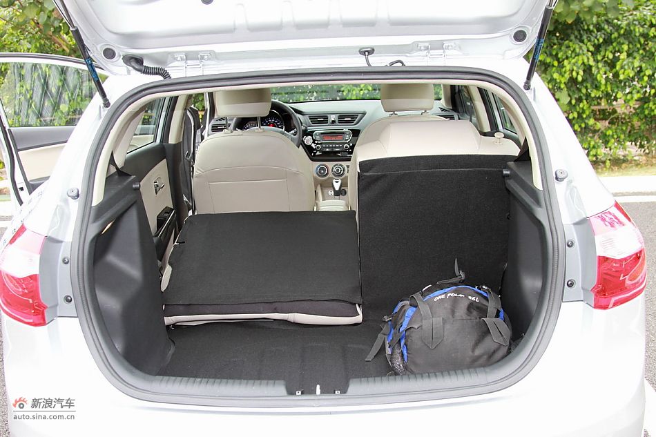 2012款东风悦达起亚K2 1.6L自动Premium两厢