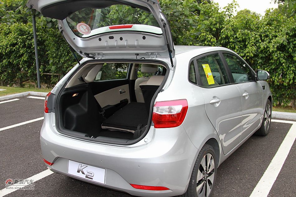 2012款东风悦达起亚K2 1.6L自动Premium两厢