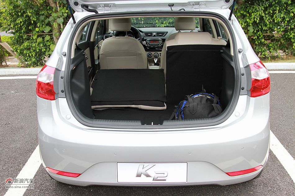 2012款东风悦达起亚K2 1.6L自动Premium两厢