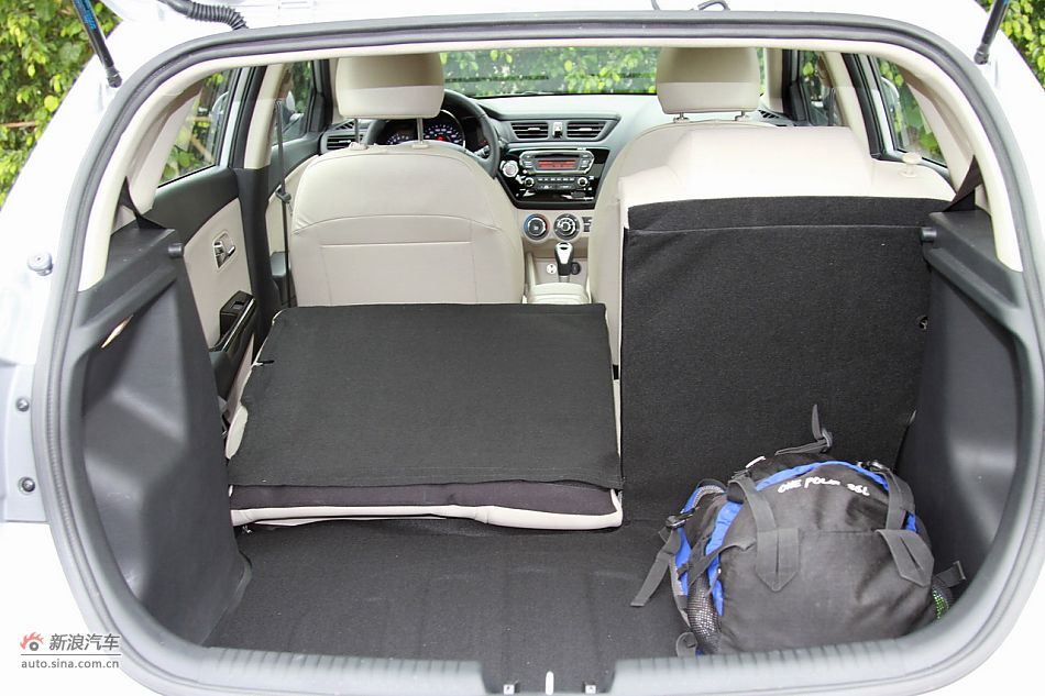 2012款东风悦达起亚K2 1.6L自动Premium两厢