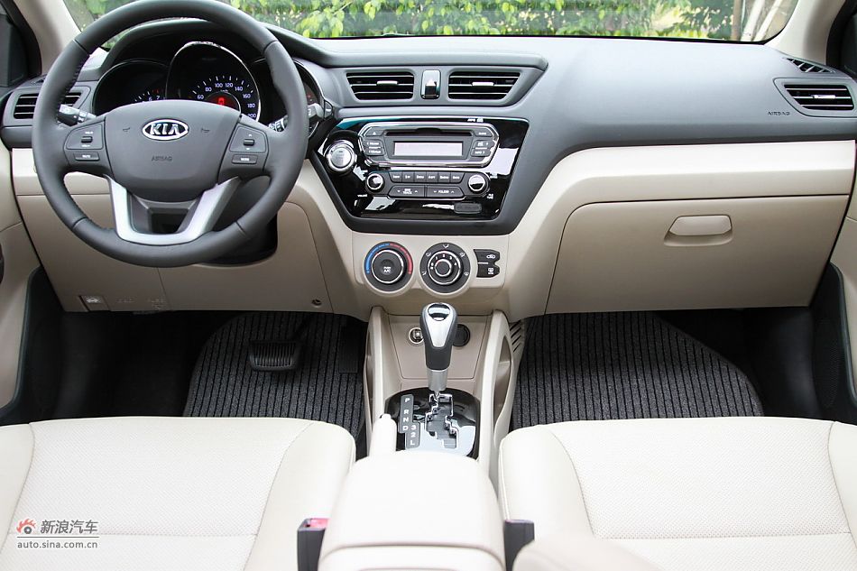 2012款东风悦达起亚K2 1.6L自动Premium两厢