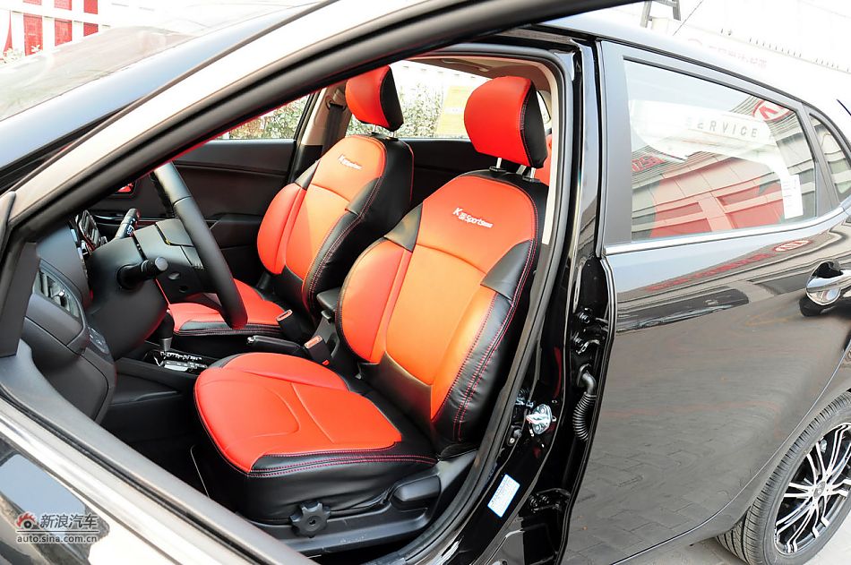 2012款起亚K2两厢实拍