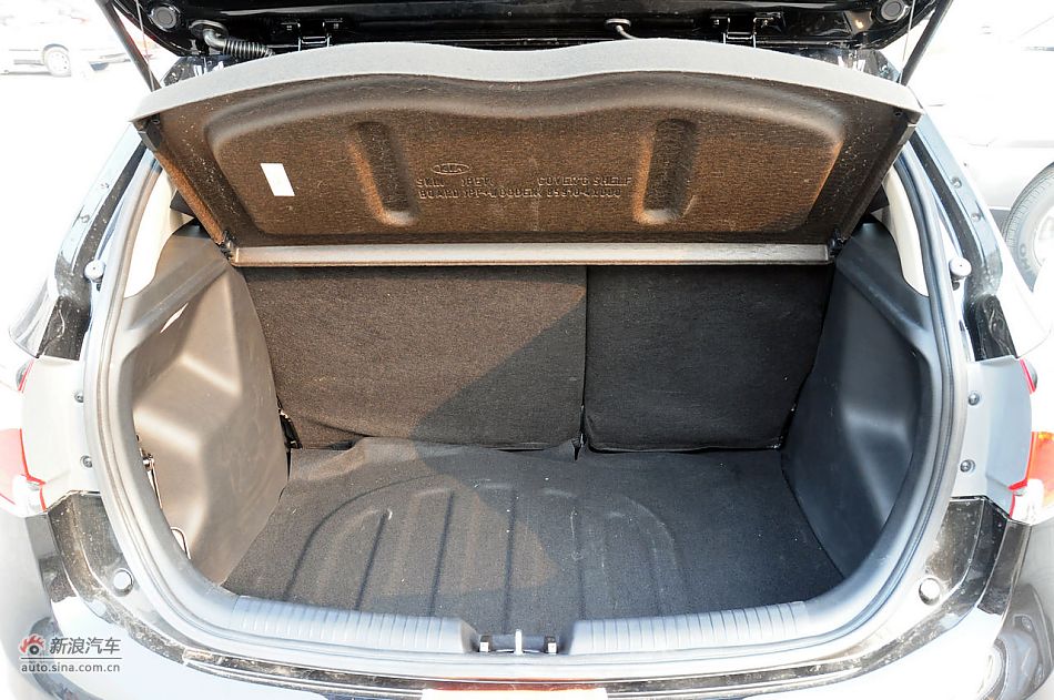 2012款起亚K2两厢实拍