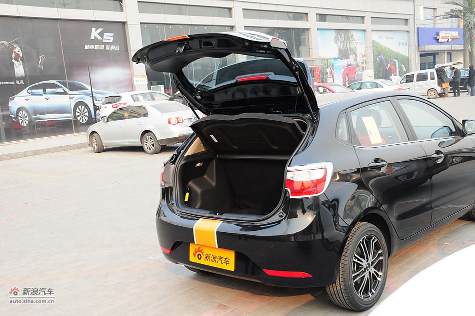2012款起亚K2两厢实拍