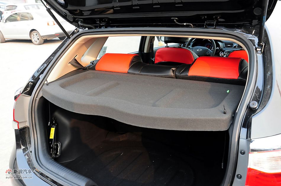 2012款起亚K2两厢实拍