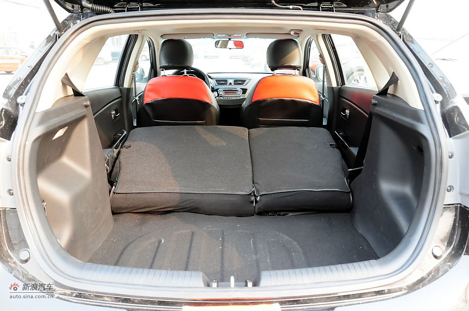 2012款起亚K2两厢实拍