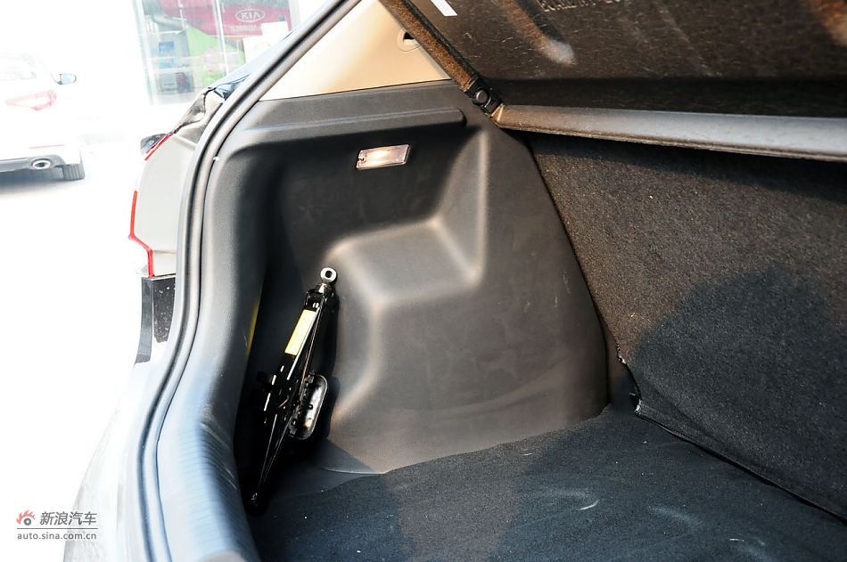 2012款起亚K2两厢实拍