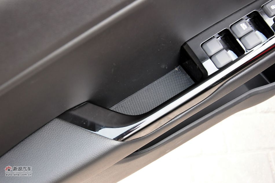 2012款起亚K2两厢实拍