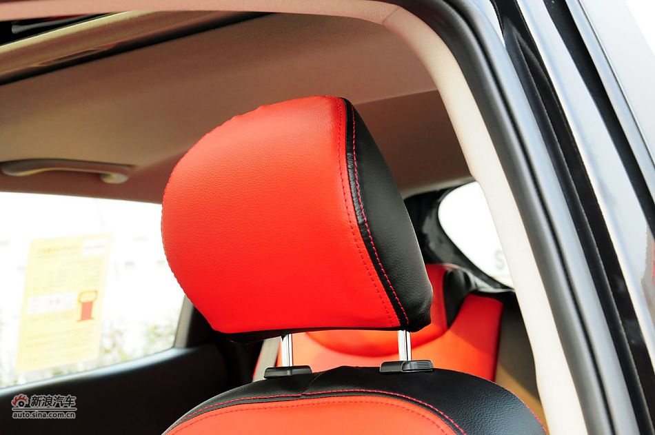 2012款起亚K2两厢实拍