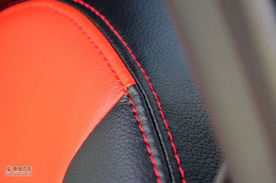 2012款起亚K2两厢实拍