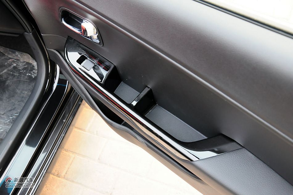 2012款起亚K2两厢实拍