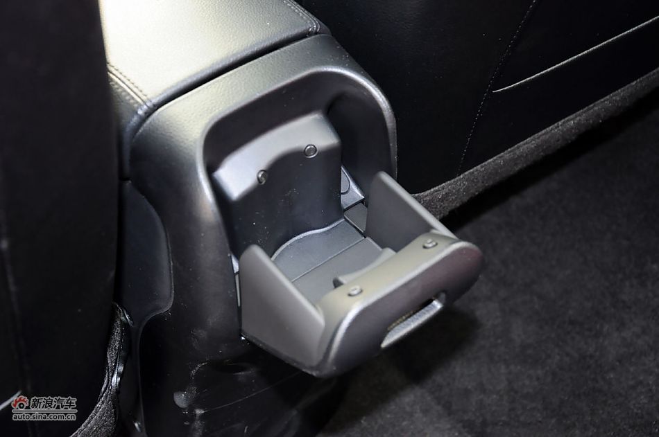 2012款起亚K2两厢实拍