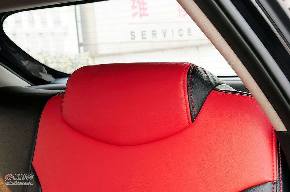 2012款起亚K2两厢实拍