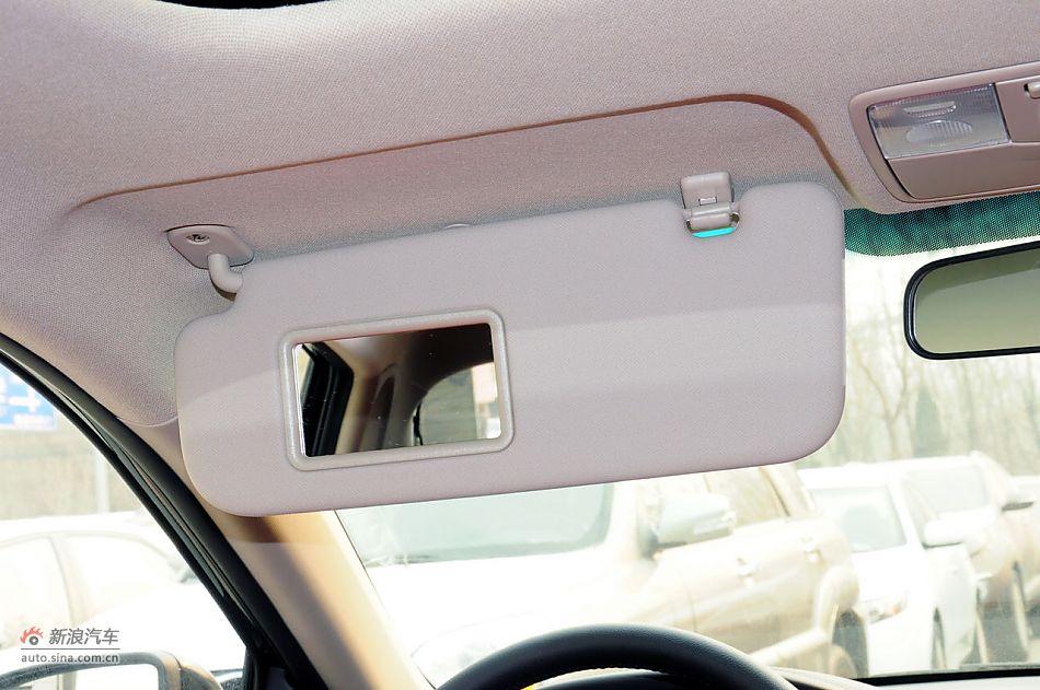 2012款起亚K2两厢实拍