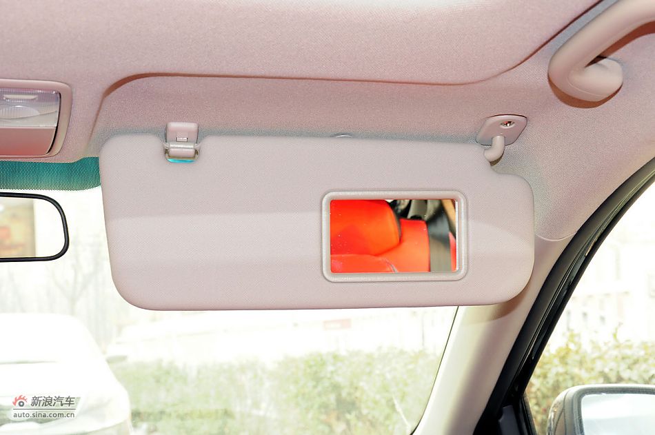 2012款起亚K2两厢实拍