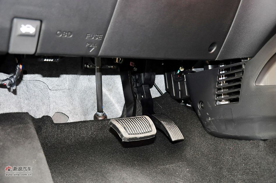 2012款起亚K2两厢实拍