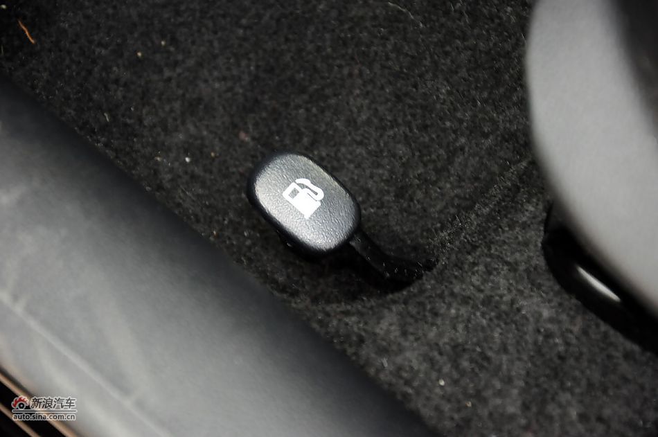 2012款起亚K2两厢实拍