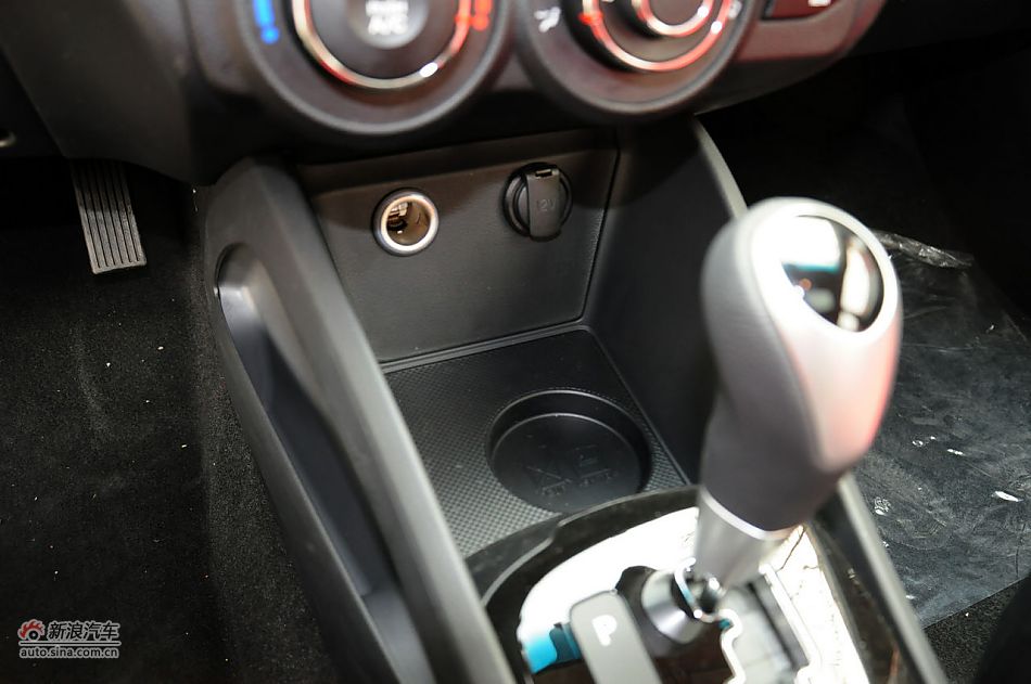 2012款起亚K2两厢实拍