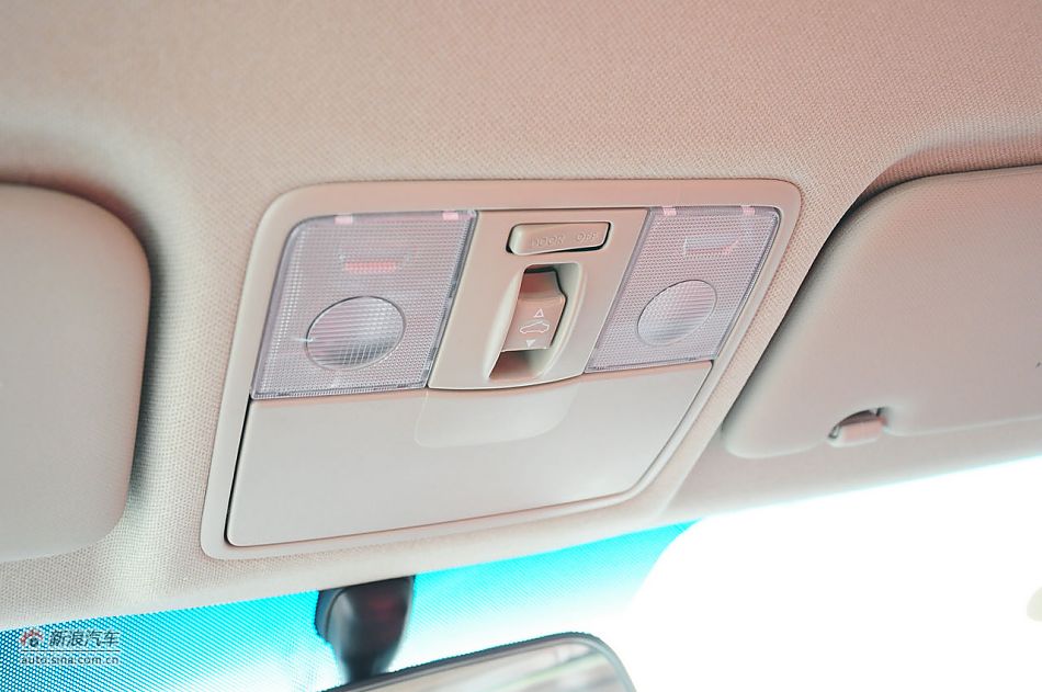 2012款起亚K2两厢实拍