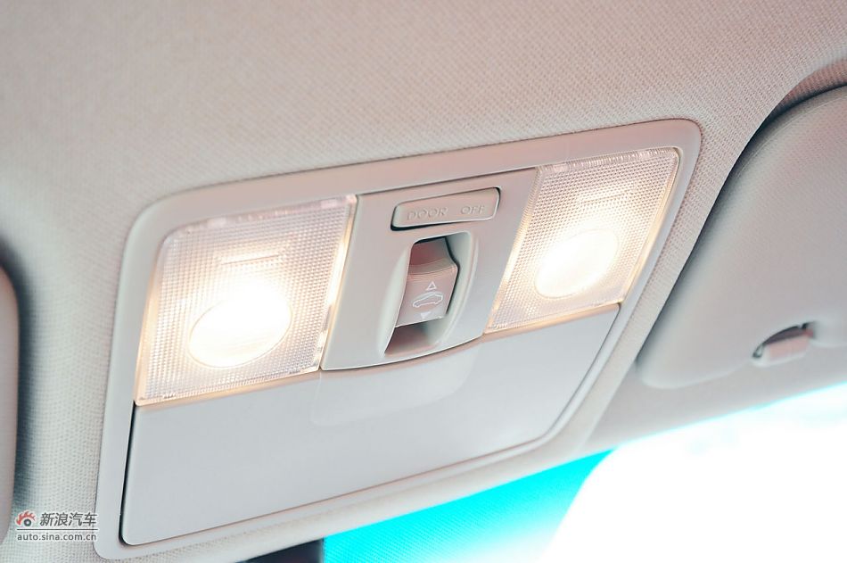 2012款起亚K2两厢实拍