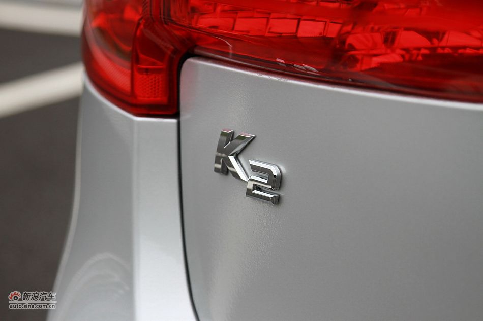 2012款东风悦达起亚K2 1.6L自动Premium两厢