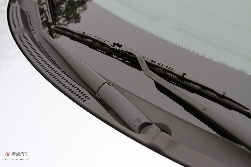 2012款东风悦达起亚K2 1.6L自动Premium两厢