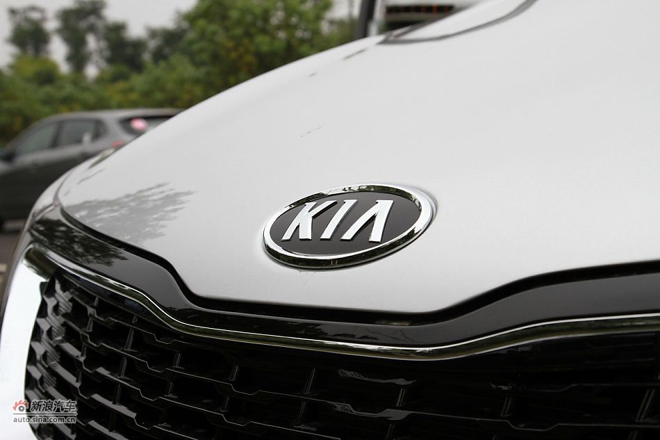 2012款东风悦达起亚K2 1.6L自动Premium两厢