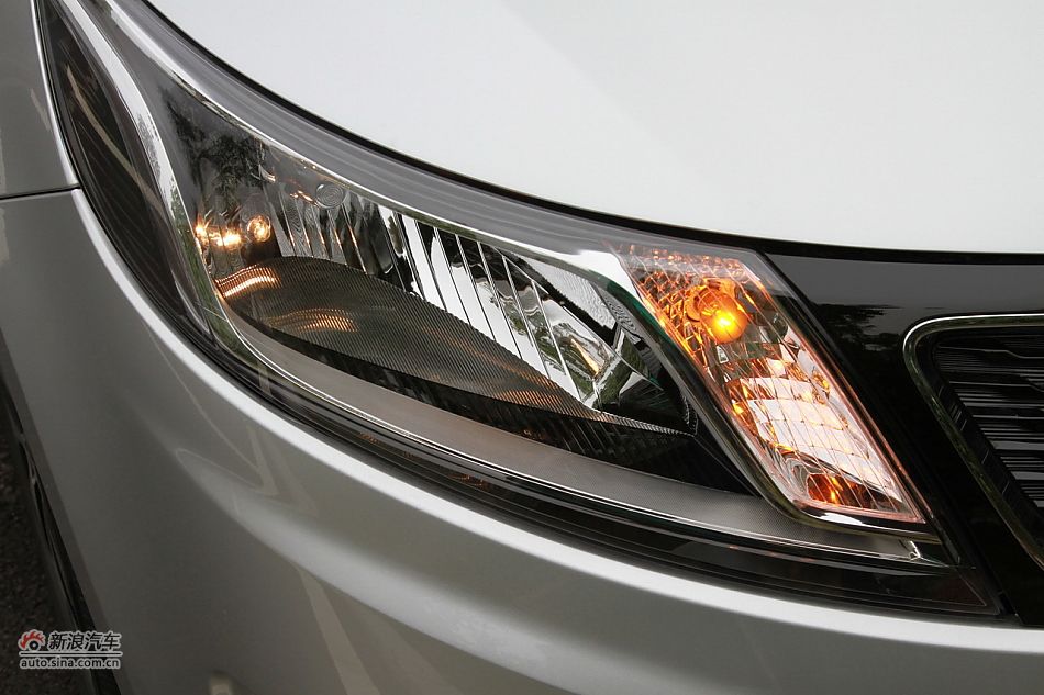 2012款东风悦达起亚K2 1.6L自动Premium两厢